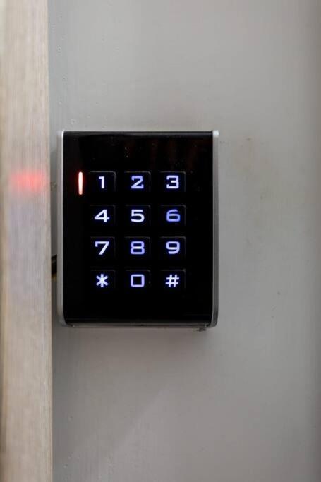 Private Suite In A Guest House With Private Bathroom N3 Рим Экстерьер фото