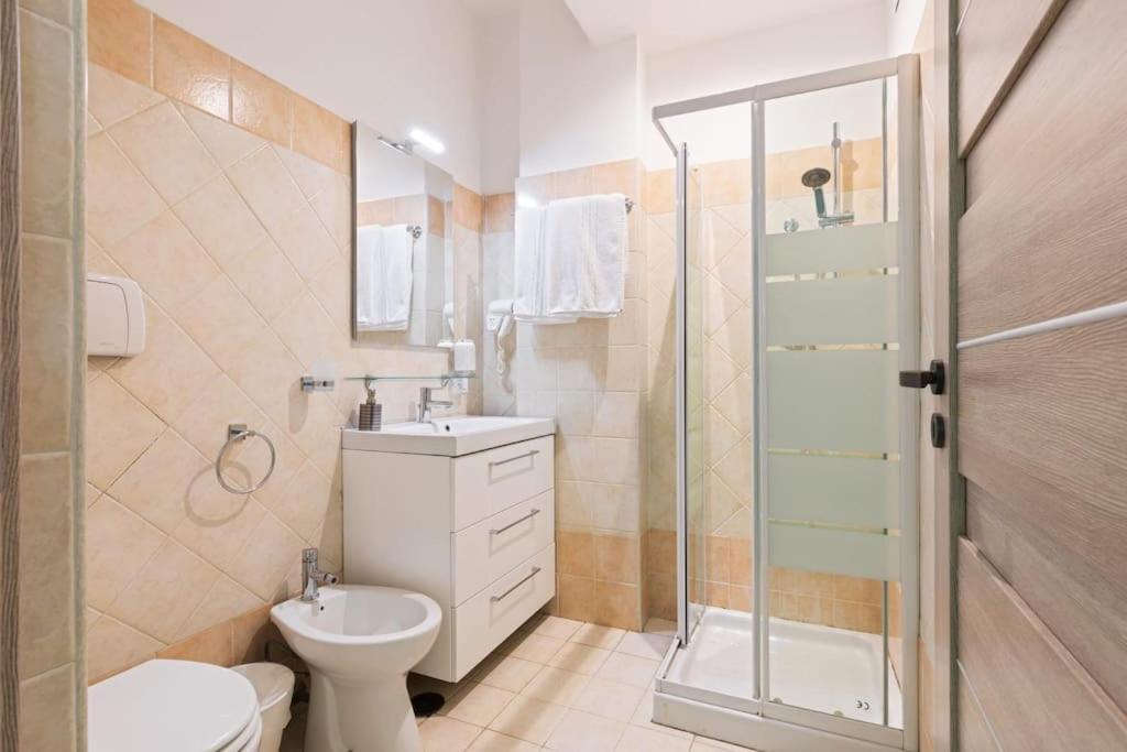 Private Suite In A Guest House With Private Bathroom N3 Рим Экстерьер фото